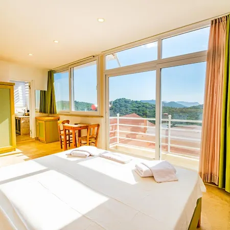 Hotel Lisia Luvora
