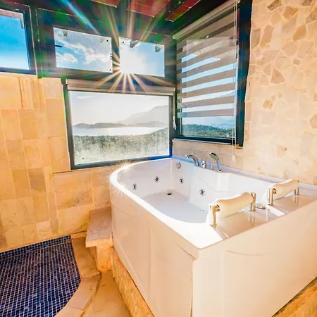 Lisia Luvora Hotel