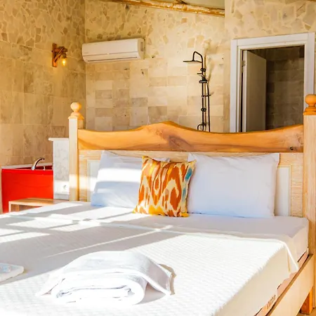 Hotel Lisia Luvora *