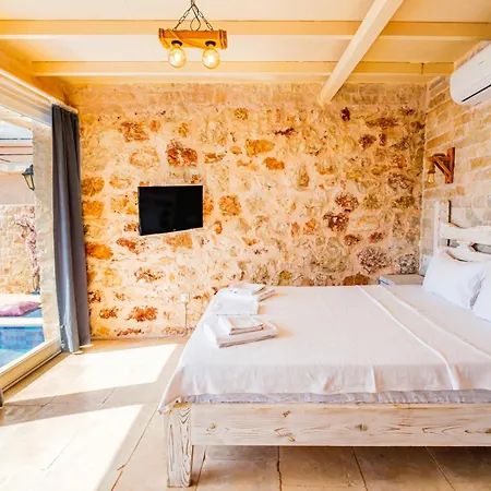 Lisia Luvora * Kaş