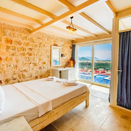 Hotel Lisia Luvora *