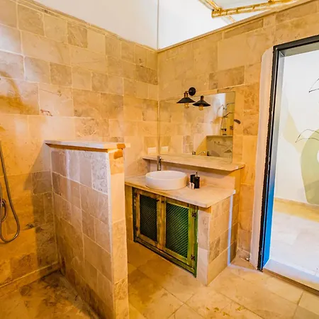 Lisia Luvora Kas