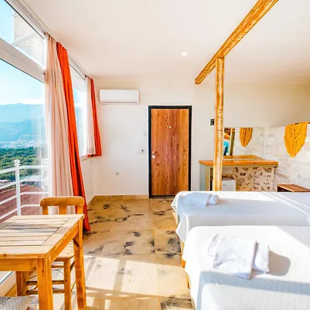 Hotel Lisia Luvora *